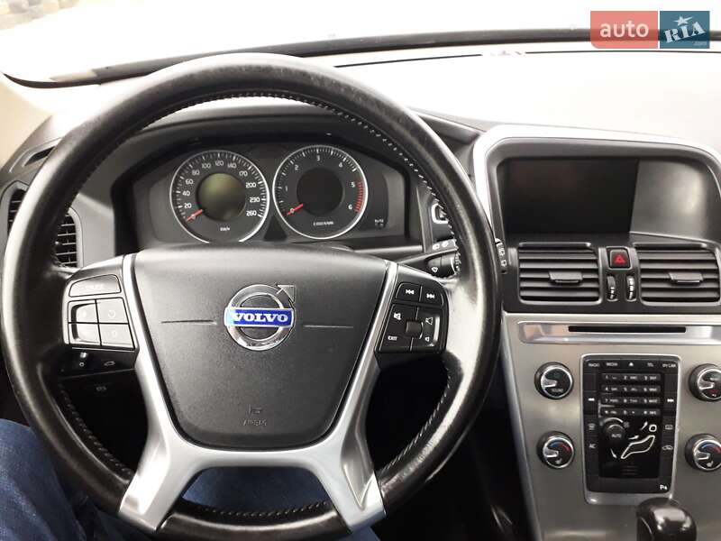 Внедорожник / Кроссовер Volvo XC60 2012 в Черновцах