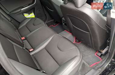 Позашляховик / Кросовер Volvo XC60 2015 в 