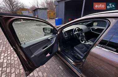 Внедорожник / Кроссовер Volvo XC60 2014 в 