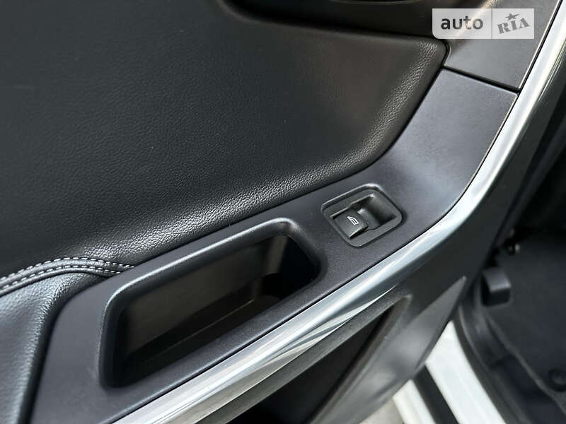 Внедорожник / Кроссовер Volvo XC60 2016 в Ровно