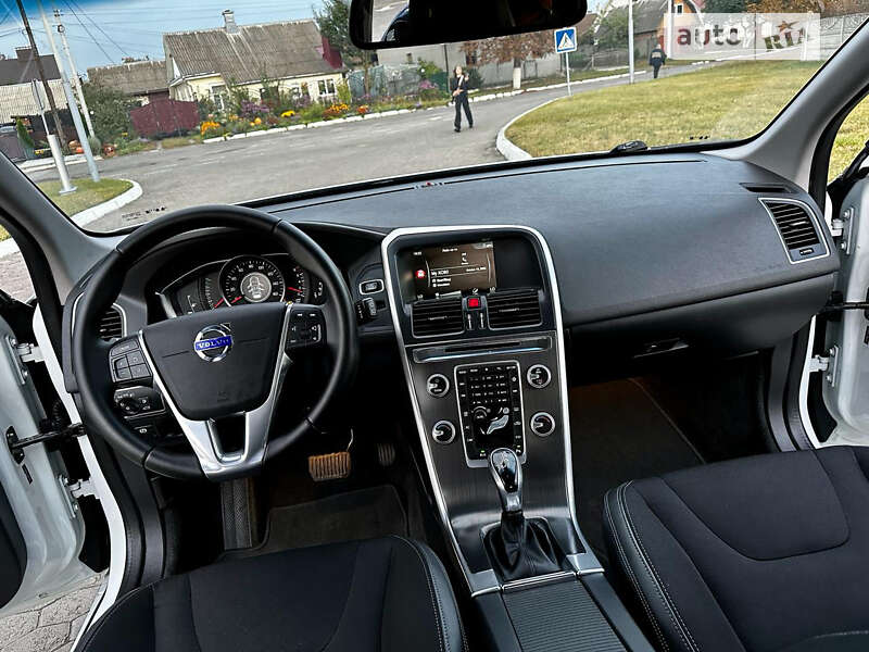 Внедорожник / Кроссовер Volvo XC60 2016 в Ровно