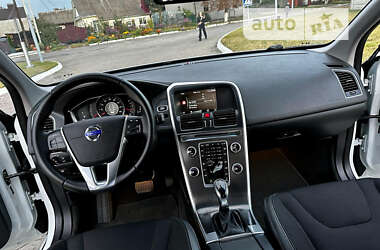 Внедорожник / Кроссовер Volvo XC60 2016 в 