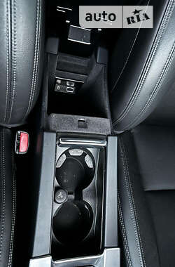 Внедорожник / Кроссовер Volvo XC60 2016 в 