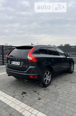 Позашляховик / Кросовер Volvo XC60 2011 в Вараші