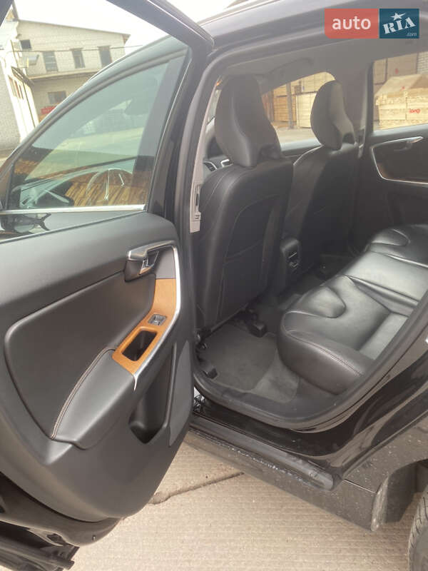 Внедорожник / Кроссовер Volvo XC60 2017 в Василькове