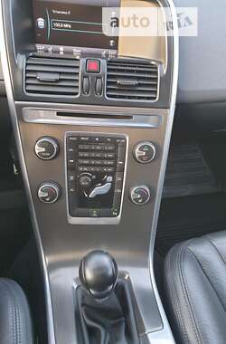 Внедорожник / Кроссовер Volvo XC60 2013 в 