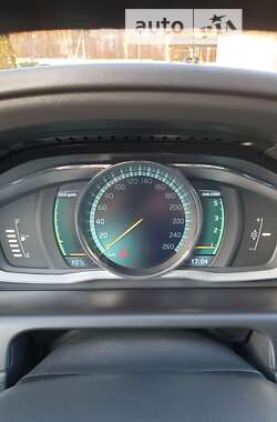 Внедорожник / Кроссовер Volvo XC60 2013 в 