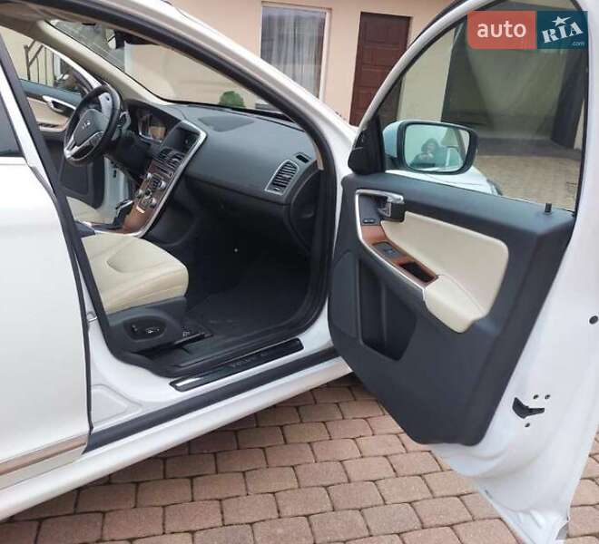 Внедорожник / Кроссовер Volvo XC60 2016 в Львове