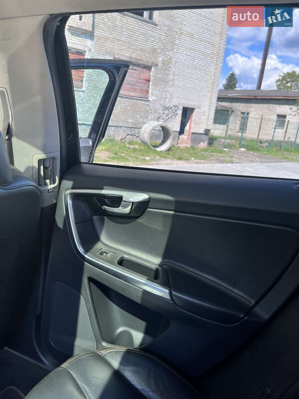 Внедорожник / Кроссовер Volvo XC60 2013 в Львове фото 37 Внедорожник / Кроссовер Volvo XC60 2013 в Львове