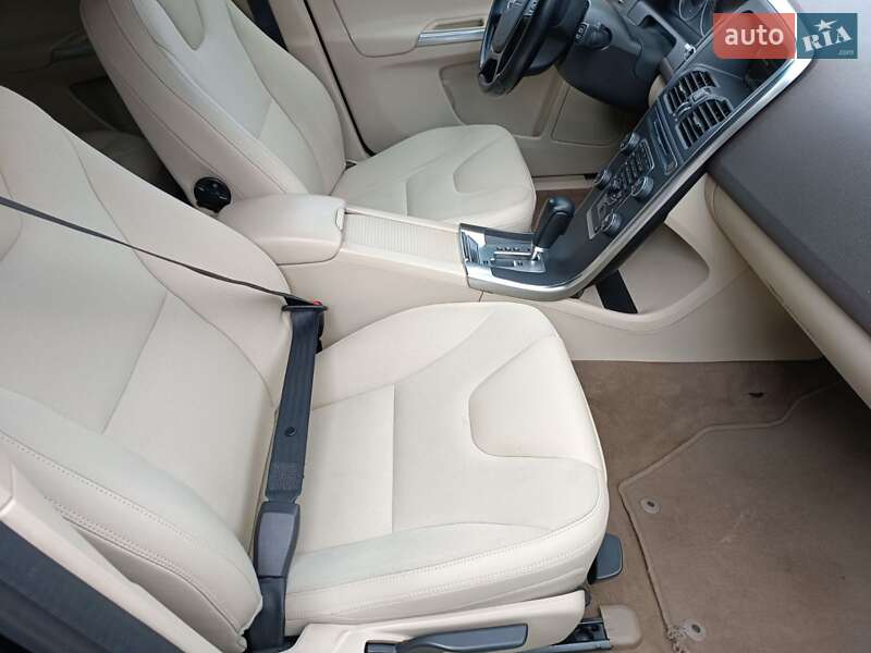 Внедорожник / Кроссовер Volvo XC60 2011 в Дрогобыче