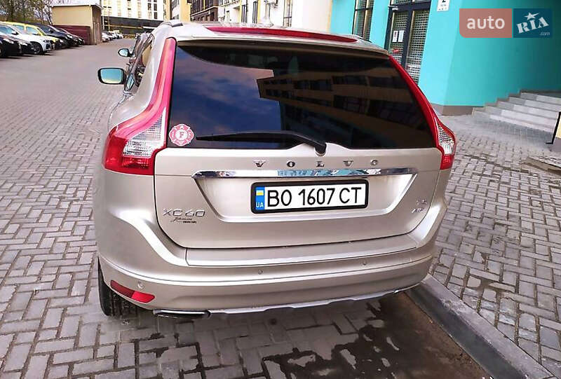 Внедорожник / Кроссовер Volvo XC60 2016 в Киеве