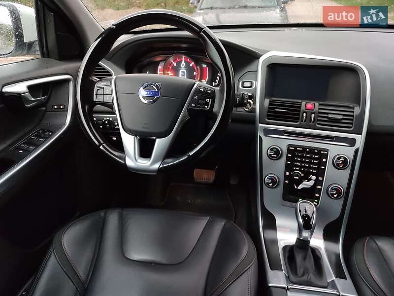 Внедорожник / Кроссовер Volvo XC60 2015 в Баре фото 33 Внедорожник / Кроссовер Volvo XC60 2015 в Баре