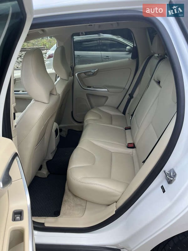 Внедорожник / Кроссовер Volvo XC60 2014 в Ивано-Франковске