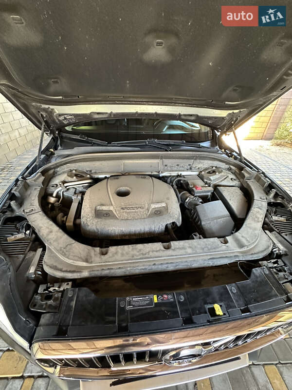 Внедорожник / Кроссовер Volvo XC60 2018 в Киеве