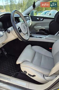 Позашляховик / Кросовер Volvo XC60 2018 в 
