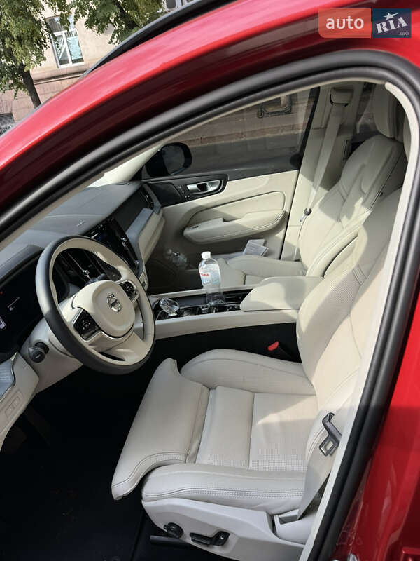 Внедорожник / Кроссовер Volvo XC60 2023 в Кропивницком