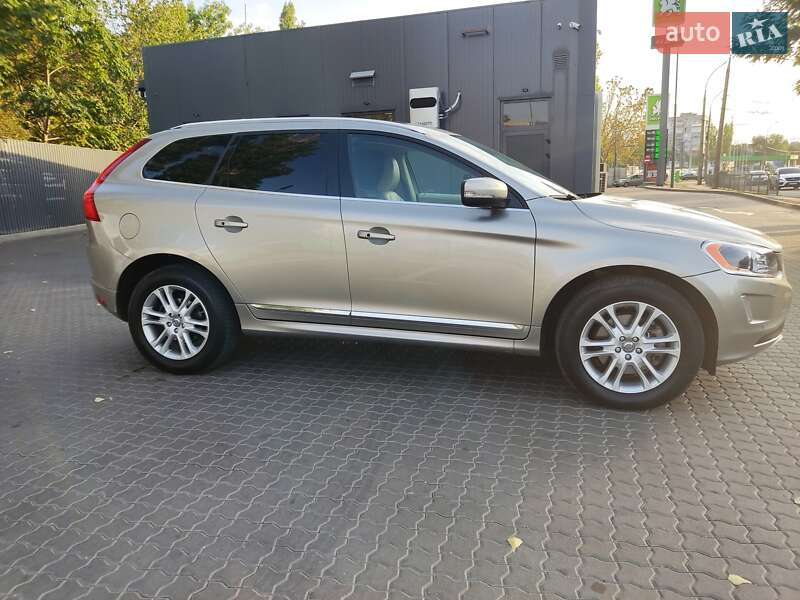 Внедорожник / Кроссовер Volvo XC60 2014 в Николаеве