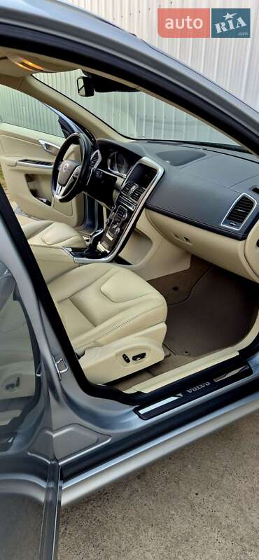 Внедорожник / Кроссовер Volvo XC60 2014 в Андрушевке