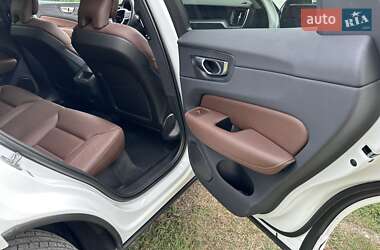 Внедорожник / Кроссовер Volvo XC60 2019 в 