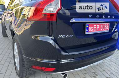 Внедорожник / Кроссовер Volvo XC60 2016 в 