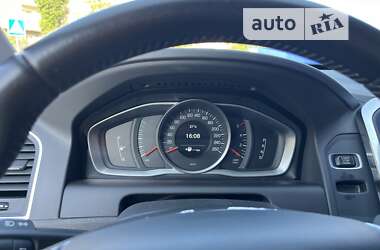Внедорожник / Кроссовер Volvo XC60 2016 в 