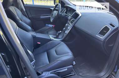 Внедорожник / Кроссовер Volvo XC60 2016 в 