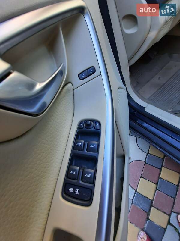 Внедорожник / Кроссовер Volvo XC60 2010 в Луцке