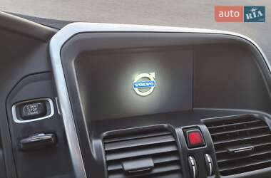 Позашляховик / Кросовер Volvo XC60 2015 в 