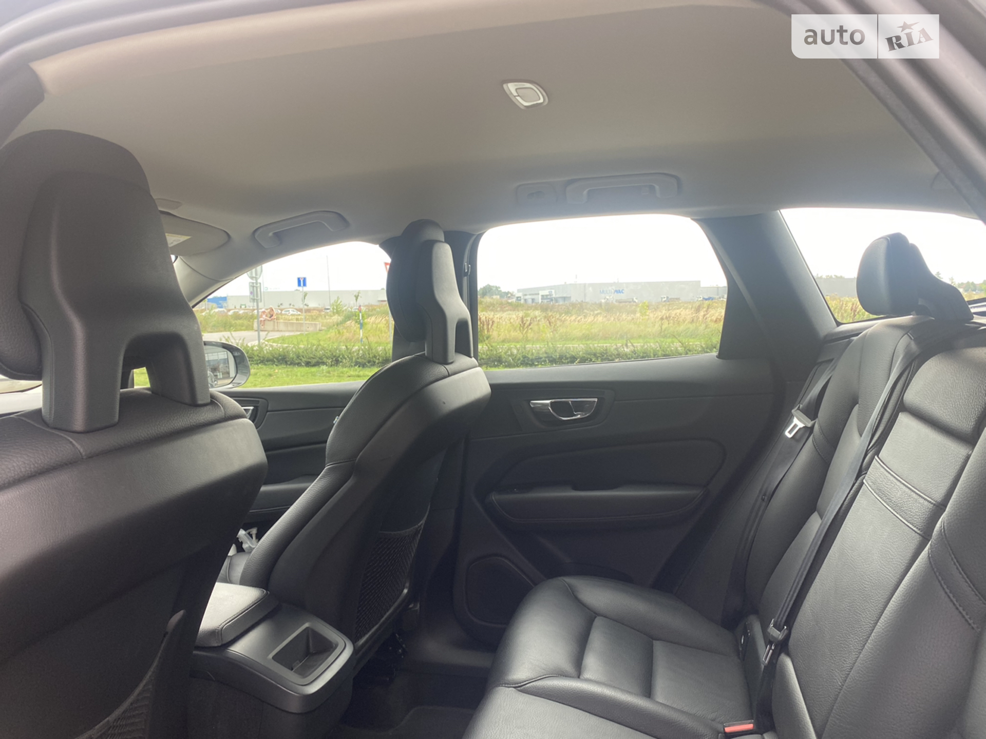 2018 Volvo XC60 - мініатюра 12