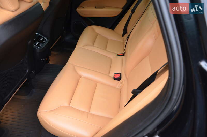 Внедорожник / Кроссовер Volvo XC60 2018 в Киеве