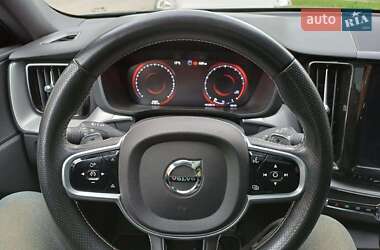 Позашляховик / Кросовер Volvo XC60 2019 в 