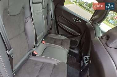 Позашляховик / Кросовер Volvo XC60 2019 в 