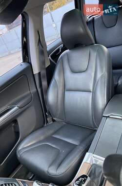 Внедорожник / Кроссовер Volvo XC60 2016 в 