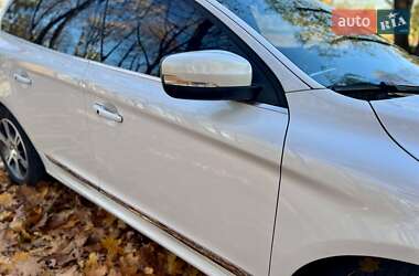 Внедорожник / Кроссовер Volvo XC60 2015 в 