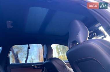 Внедорожник / Кроссовер Volvo XC60 2015 в 