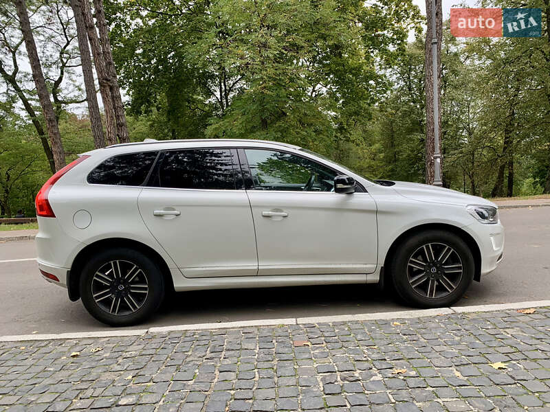 Внедорожник / Кроссовер Volvo XC60 2017 в Киеве