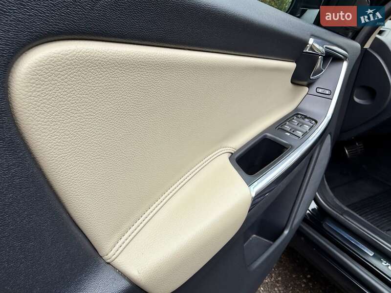 Внедорожник / Кроссовер Volvo XC60 2015 в Одессе