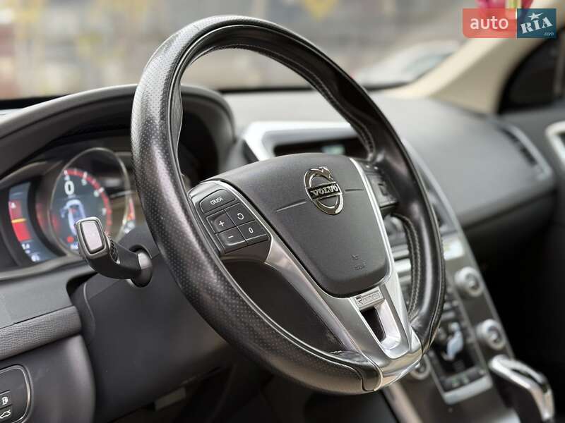 Внедорожник / Кроссовер Volvo XC60 2015 в Одессе