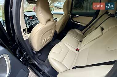 Внедорожник / Кроссовер Volvo XC60 2015 в 
