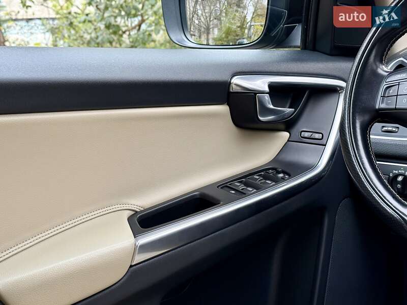 Внедорожник / Кроссовер Volvo XC60 2015 в Одессе