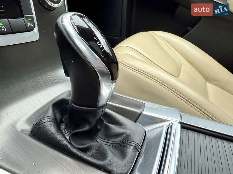 Внедорожник / Кроссовер Volvo XC60 2015 в Одессе