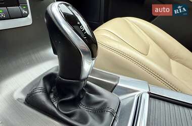 Внедорожник / Кроссовер Volvo XC60 2015 в 