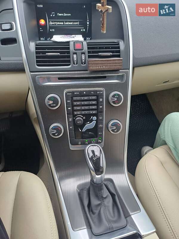 Внедорожник / Кроссовер Volvo XC60 2015 в Калуше