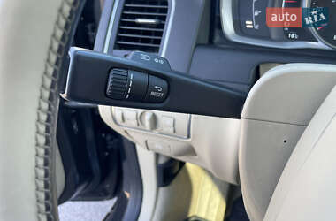 Внедорожник / Кроссовер Volvo XC60 2014 в 