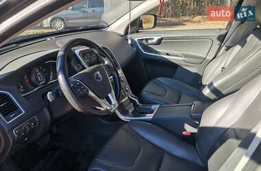 Внедорожник / Кроссовер Volvo XC60 2015 в 