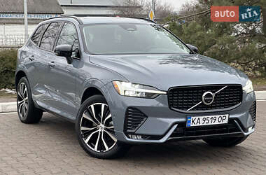 Позашляховик / Кросовер Volvo XC60 2023 в 