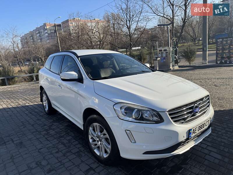 Внедорожник / Кроссовер Volvo XC60 2013 в 