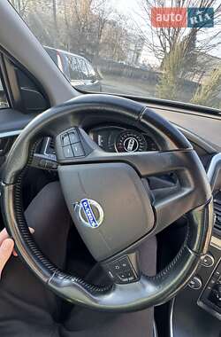 Внедорожник / Кроссовер Volvo XC60 2013 в 