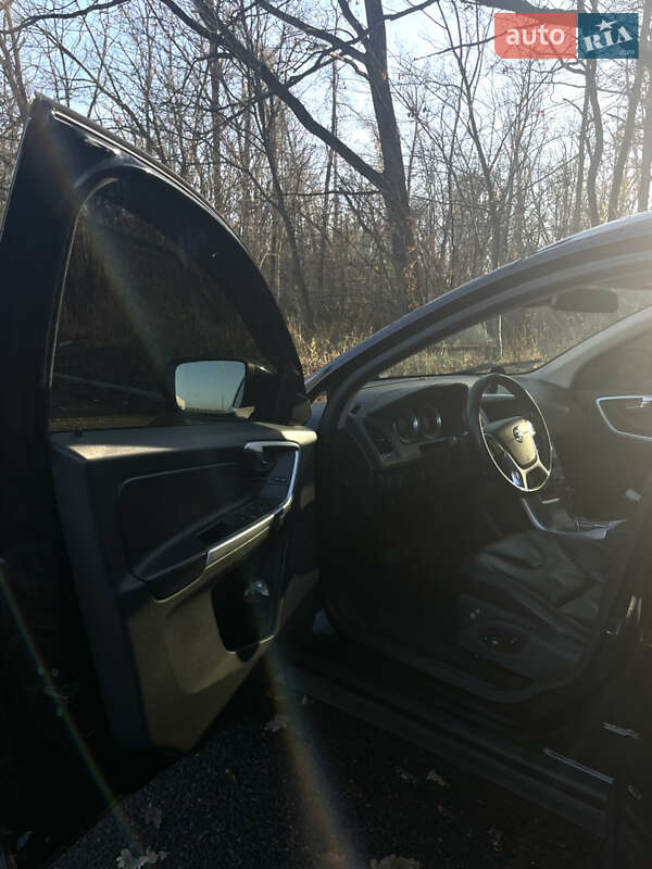 Внедорожник / Кроссовер Volvo XC60 2011 в Киеве