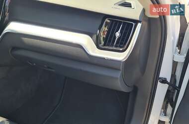 Внедорожник / Кроссовер Volvo XC60 2019 в 